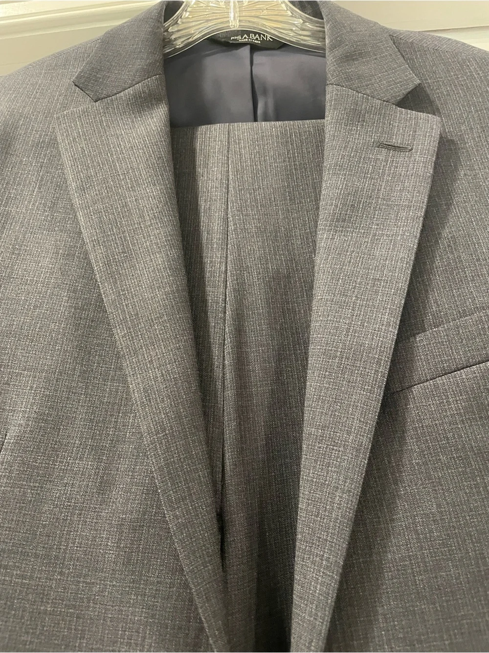 Jos. A. Bank Men's Dark Gray Slim Fit 41R Two-Button Suit 35W